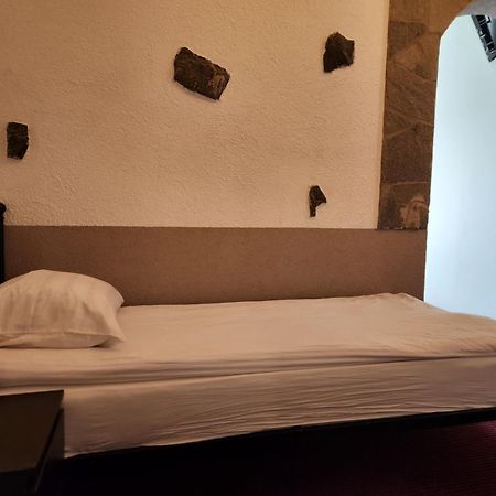Pension Knafel Zirovnica ภายนอก รูปภาพ