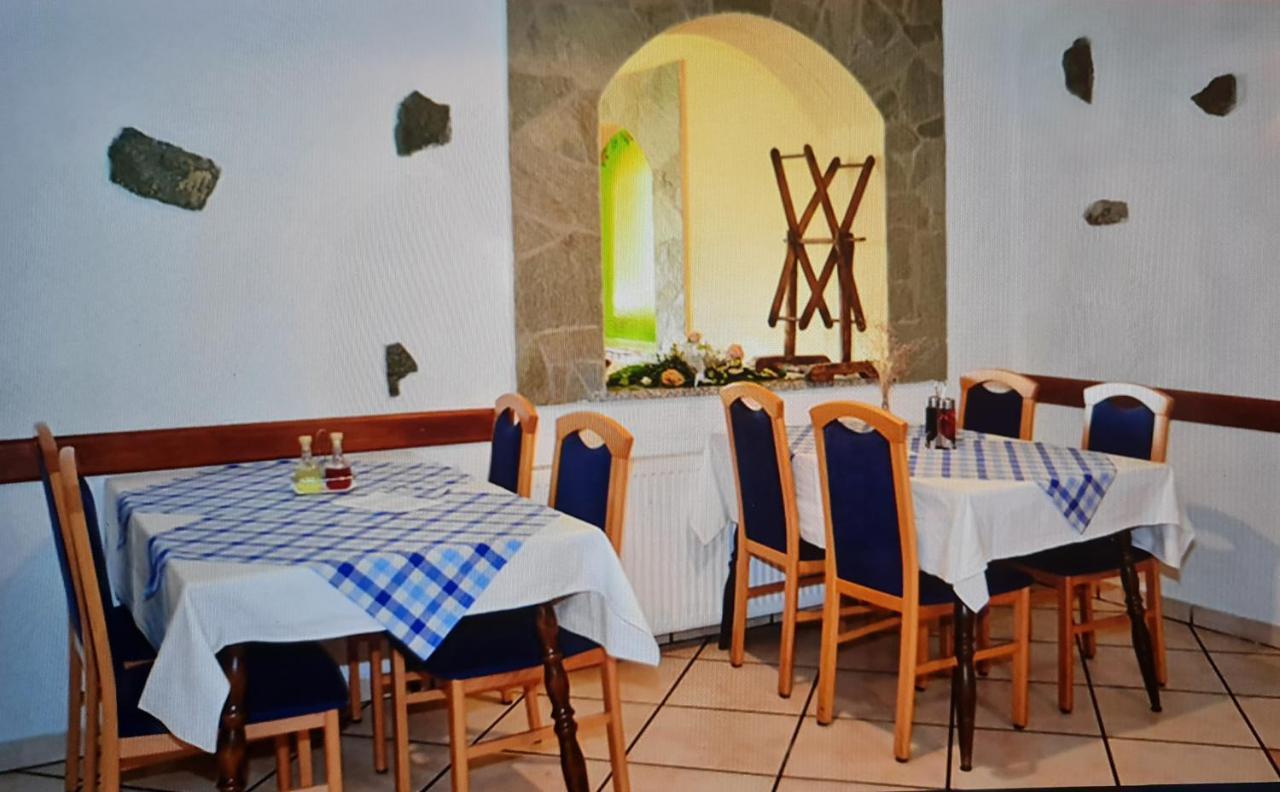 Pension Knafel Zirovnica ภายนอก รูปภาพ