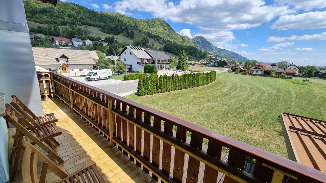Pension Knafel Zirovnica ภายนอก รูปภาพ