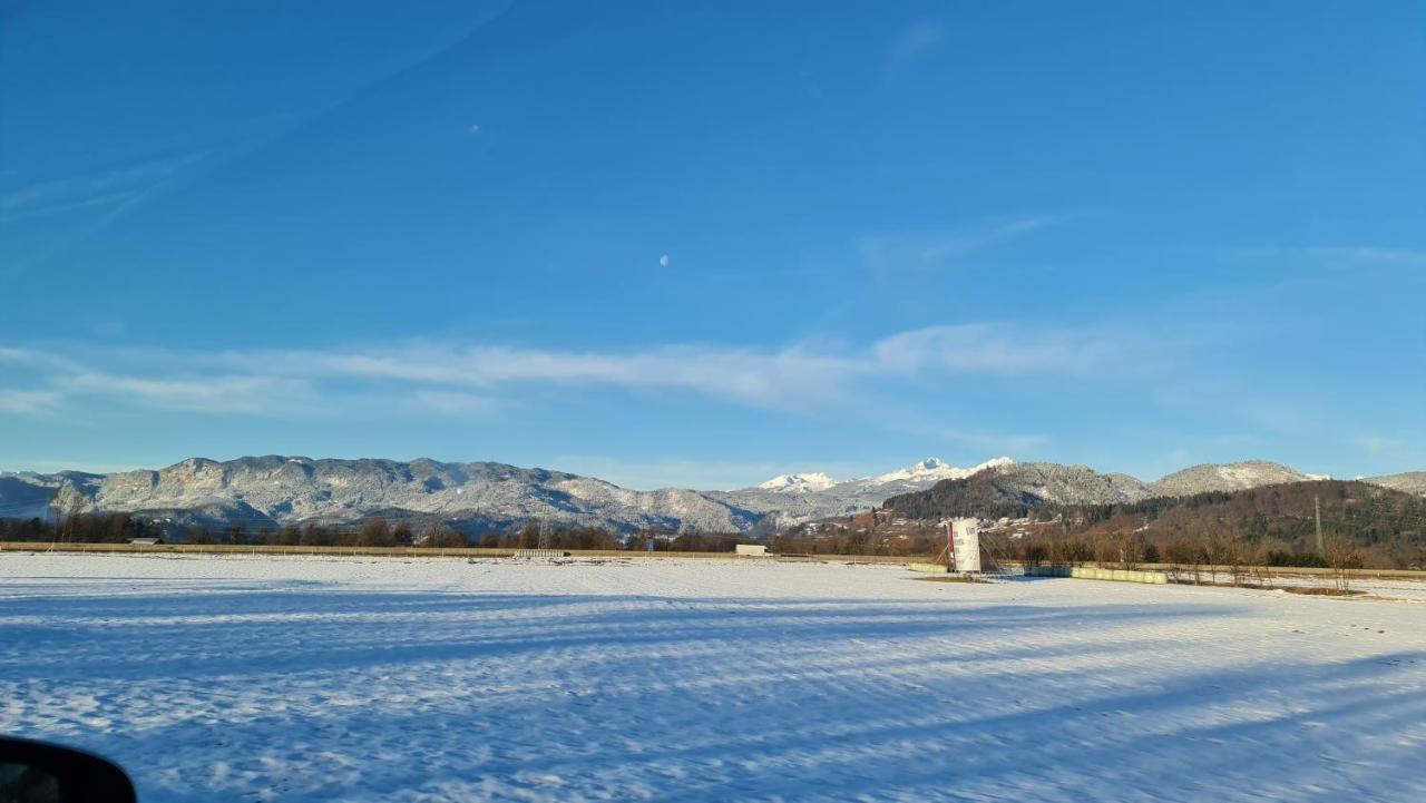 Pension Knafel Zirovnica ภายนอก รูปภาพ