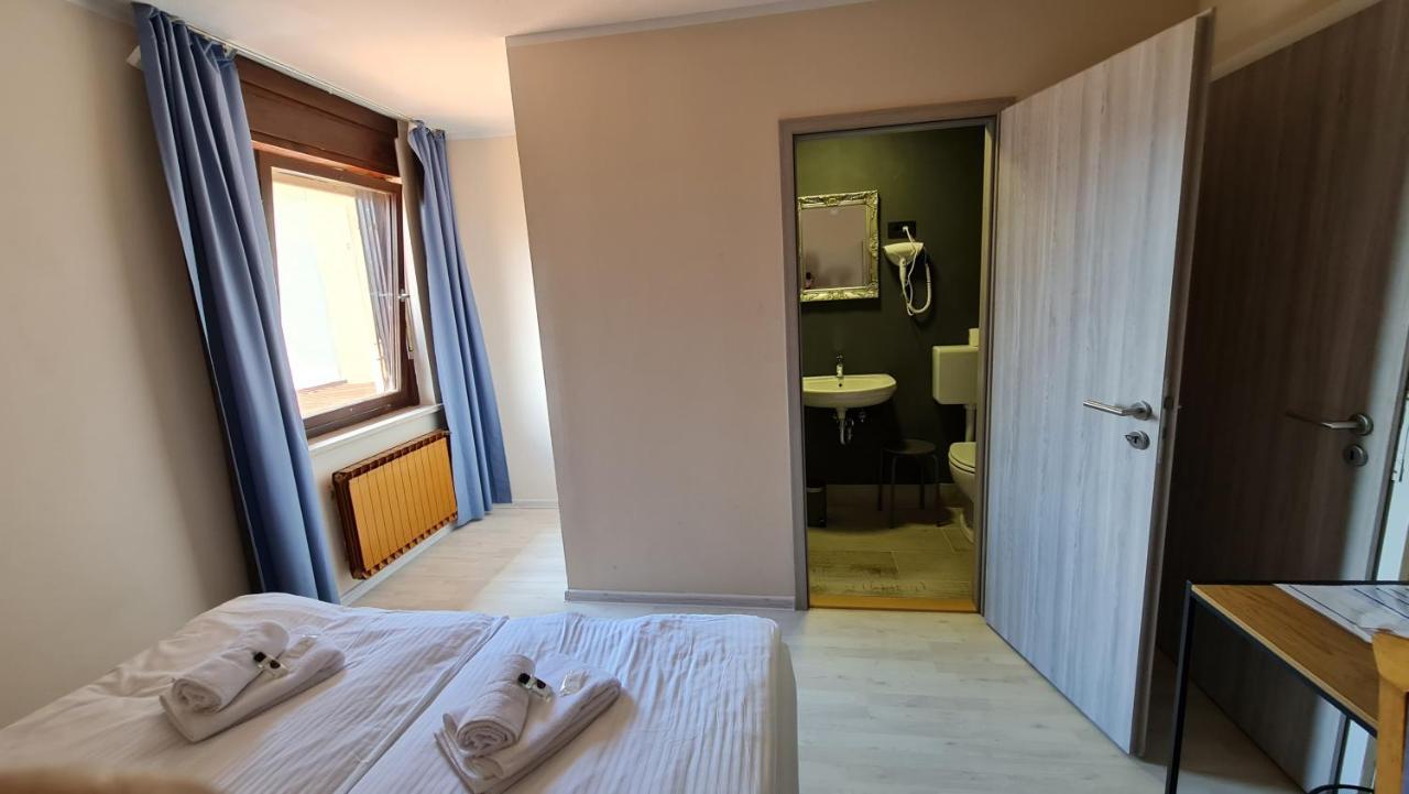 Pension Knafel Zirovnica ภายนอก รูปภาพ