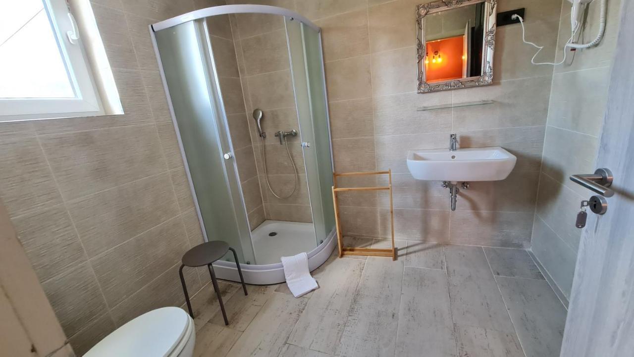 Pension Knafel Zirovnica ภายนอก รูปภาพ