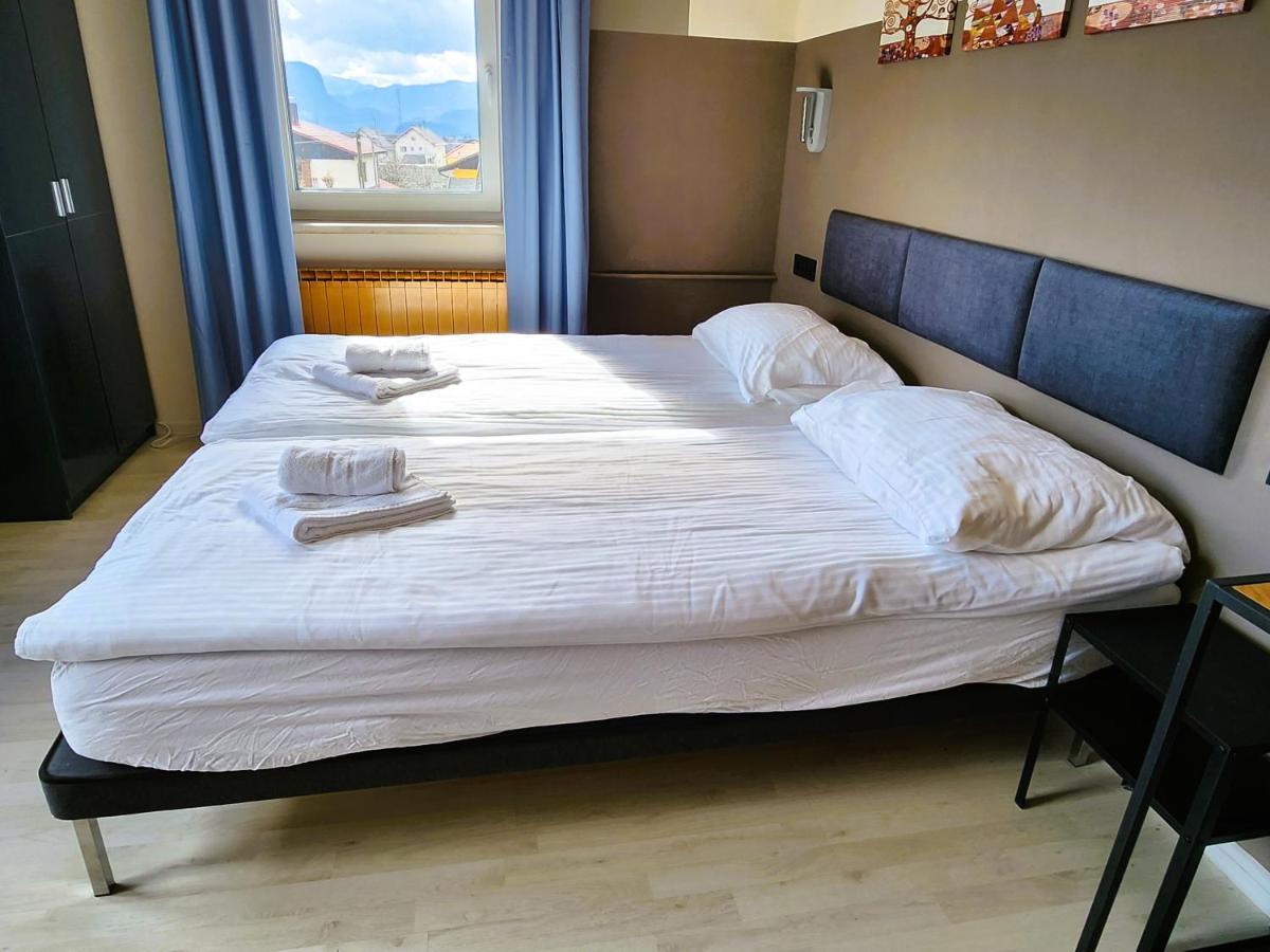 Pension Knafel Zirovnica ภายนอก รูปภาพ