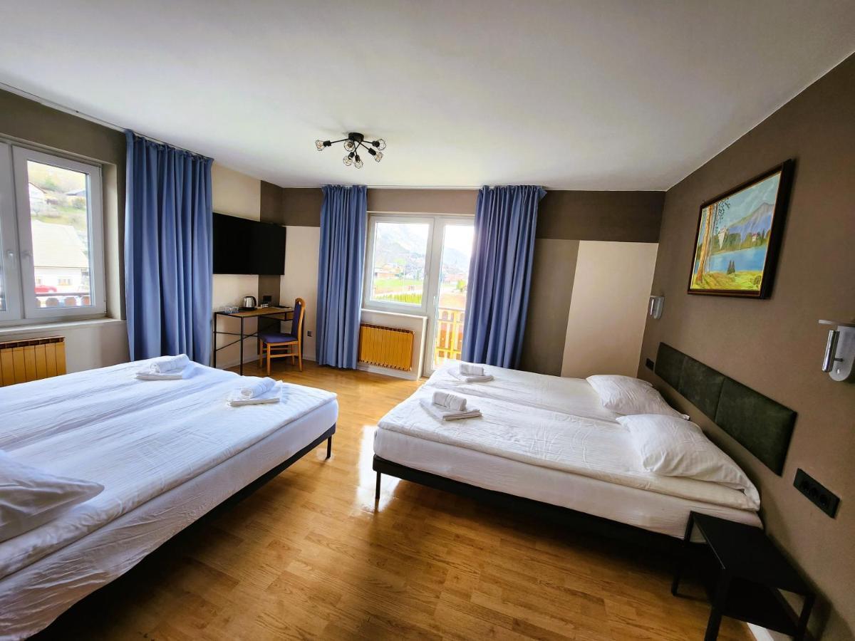 Pension Knafel Zirovnica ภายนอก รูปภาพ