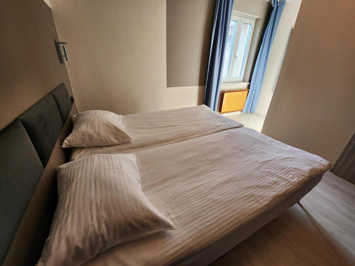 Pension Knafel Zirovnica ภายนอก รูปภาพ