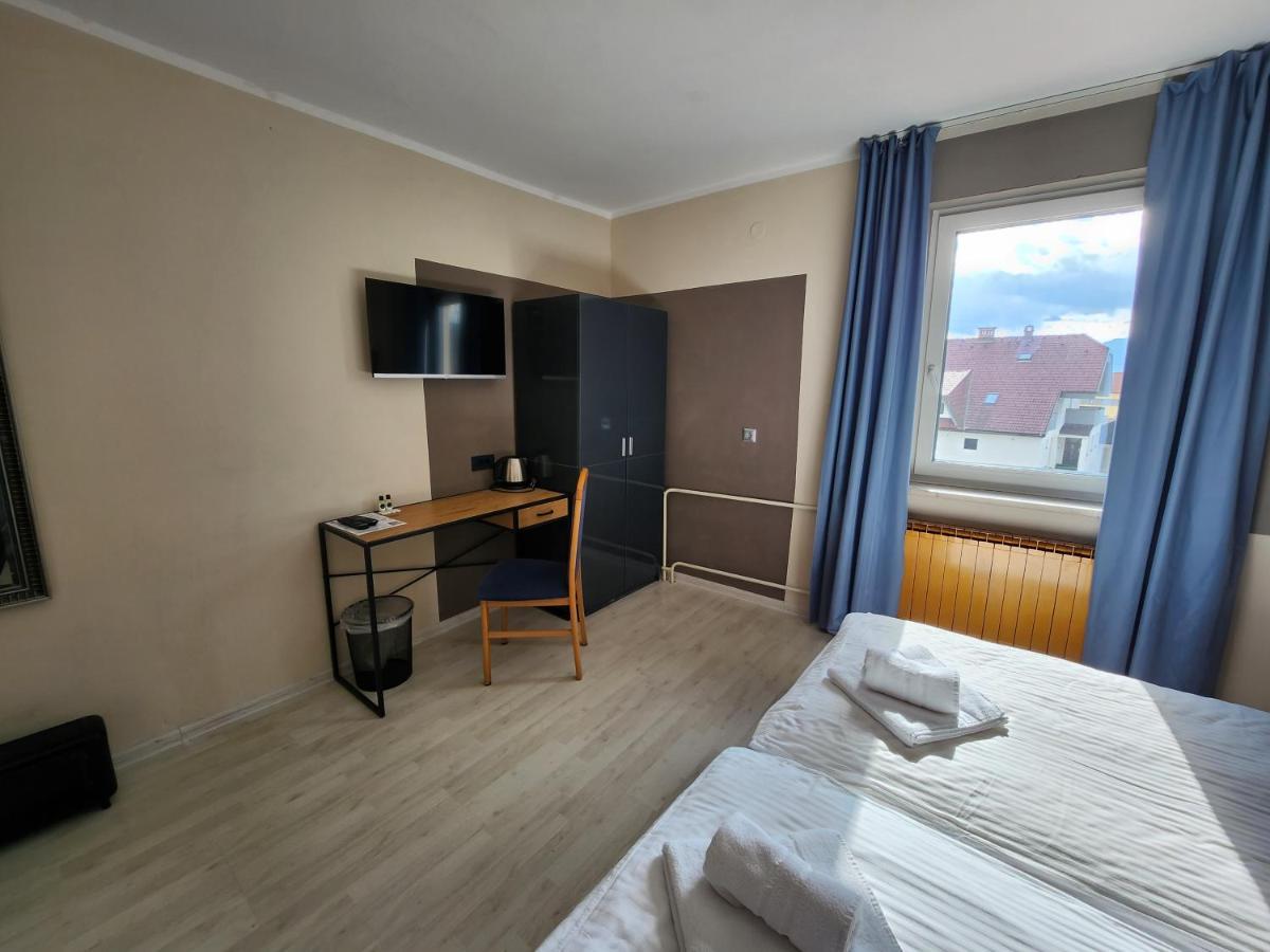 Pension Knafel Zirovnica ภายนอก รูปภาพ