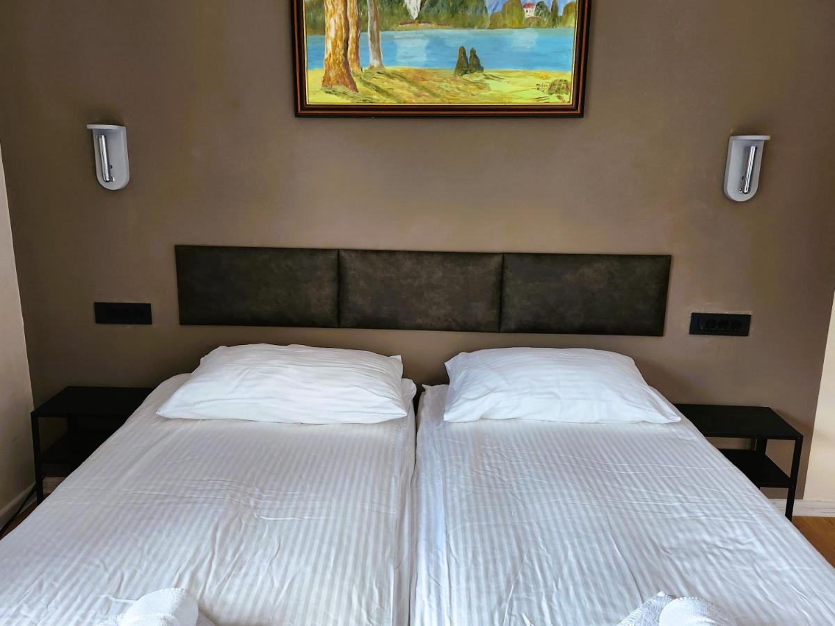 Pension Knafel Zirovnica ภายนอก รูปภาพ