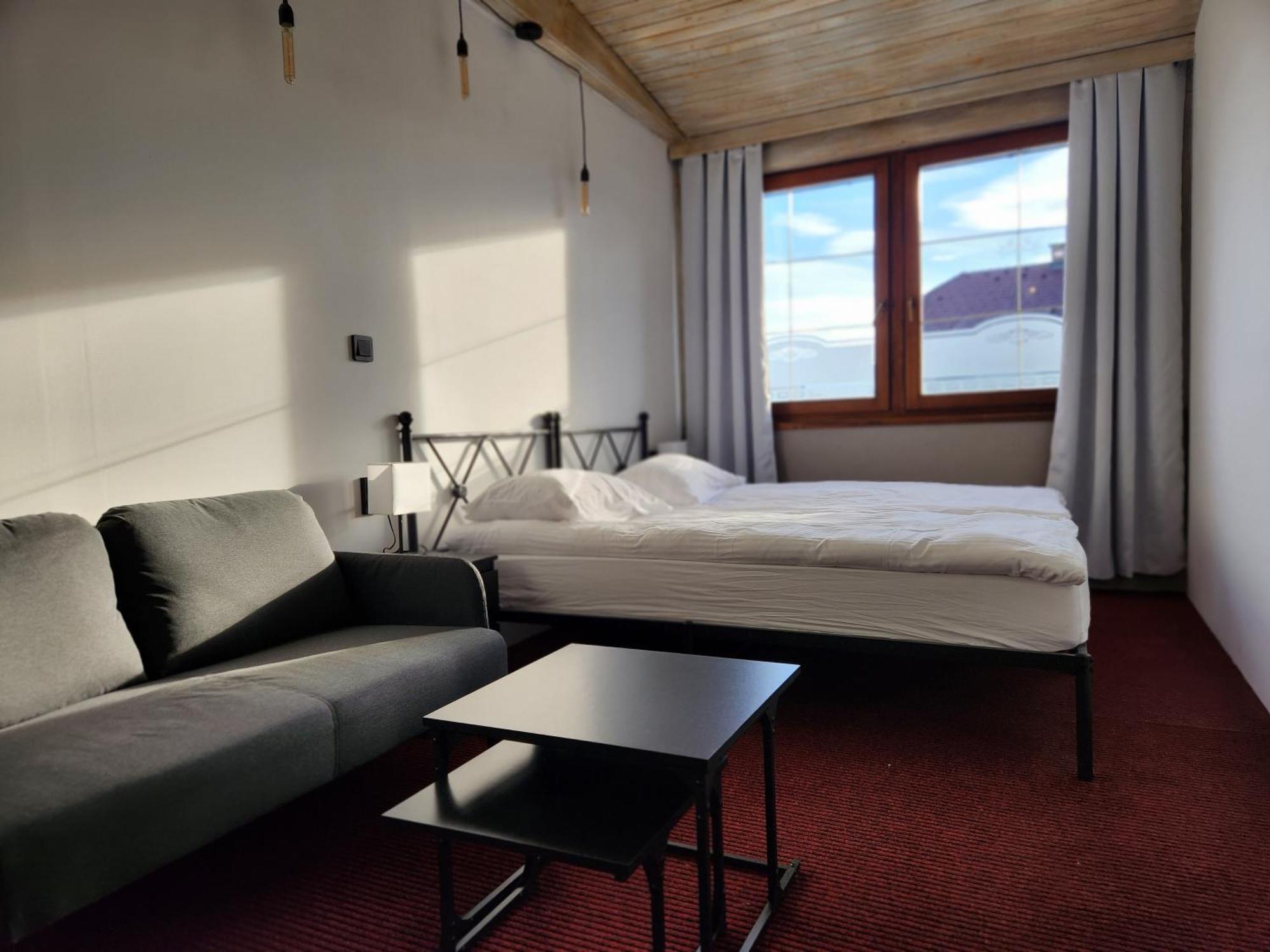 Pension Knafel Zirovnica ภายนอก รูปภาพ